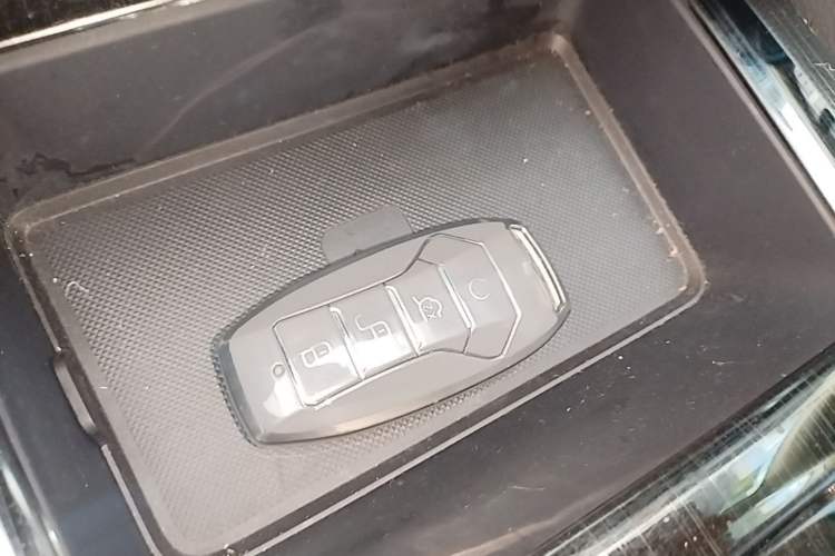 Used BYD Tang 2018 2.0T Automatic SmartConnect Prestige 7-Seater China V Standard Vehicle Key
