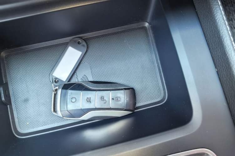 Used BYD Tang 2018 2.0T Automatic SmartConnect Prestige 7-Seater China V Standard Vehicle Key