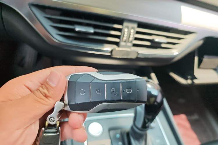 Used BYD Tang 2018 2.0T Automatic SmartConnect Prestige 7-Seater China V Standard Vehicle Key