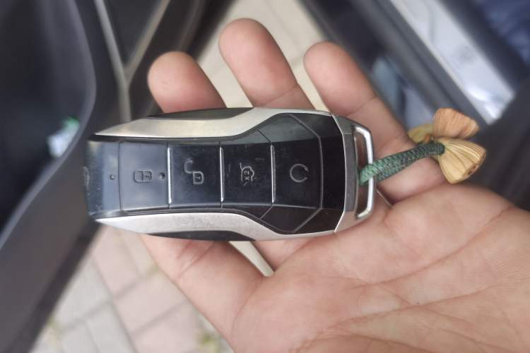 Used BYD Tang 2018 2.0T Automatic SmartConnect Prestige 7-Seater China V Standard Vehicle Key