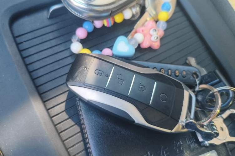Used BYD Tang 2018 2.0T Automatic Smart Connect Prestige 5-Seater National Emission Standard V Vehicle Key
