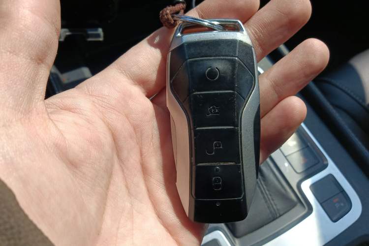 Used BYD Tang 2018 2.0T Automatic Smart Connect Prestige 7-Seater China V Standard Vehicle Key