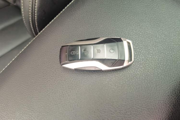 Used BYD Tang 2018 2.0T Automatic Smart Connect Prestige 7-Seater China V Standard Vehicle Key