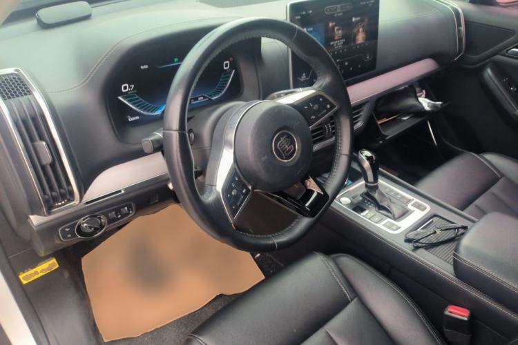 Used BYD Tang 2018 2.0T Automatic SmartConnect Prestige 7-Seater China V Standard Center Console