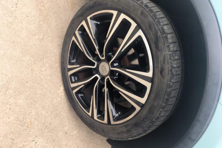 Used BYD Tang 2018 2.0T Automatic SmartConnect Prestige 7-Seater China V Standard Right Front Wheel Hub