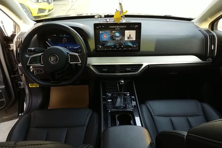 Used BYD Tang 2018 2.0T Automatic SmartConnect Prestige 7-Seater China V Standard Center Console