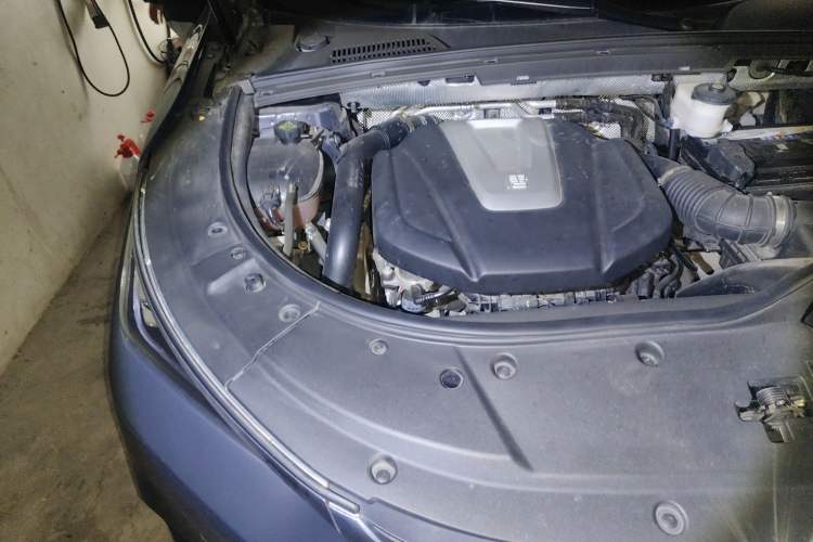 Used BYD Tang 2018 2.0T Automatic SmartConnect Prestige 7-Seater China V Standard Engine Bay Right