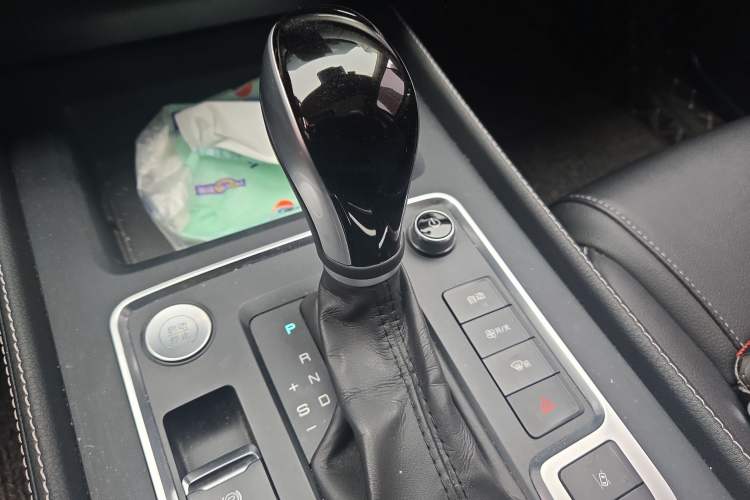 Used BYD Tang 2018 2.0T Automatic SmartConnect Prestige 7-Seater China V Standard Gear Lever