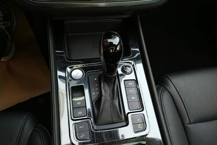 Used BYD Tang 2018 2.0T Automatic SmartConnect Prestige 7-Seater China V Standard Gear Lever