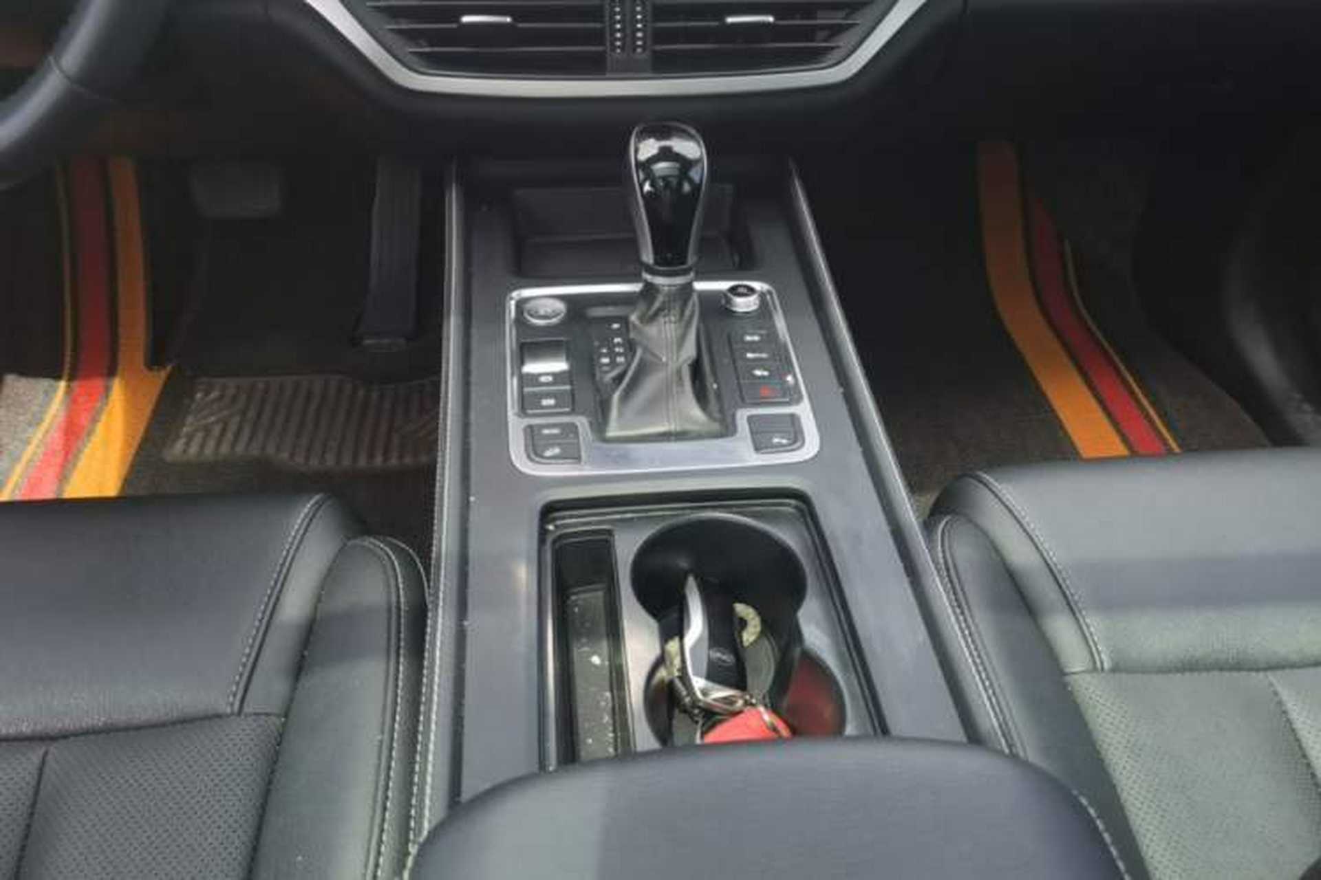 Used BYD Tang 2018 2.0T Automatic SmartConnect Prestige 5-Seater Emission Standard China V Gear Lever