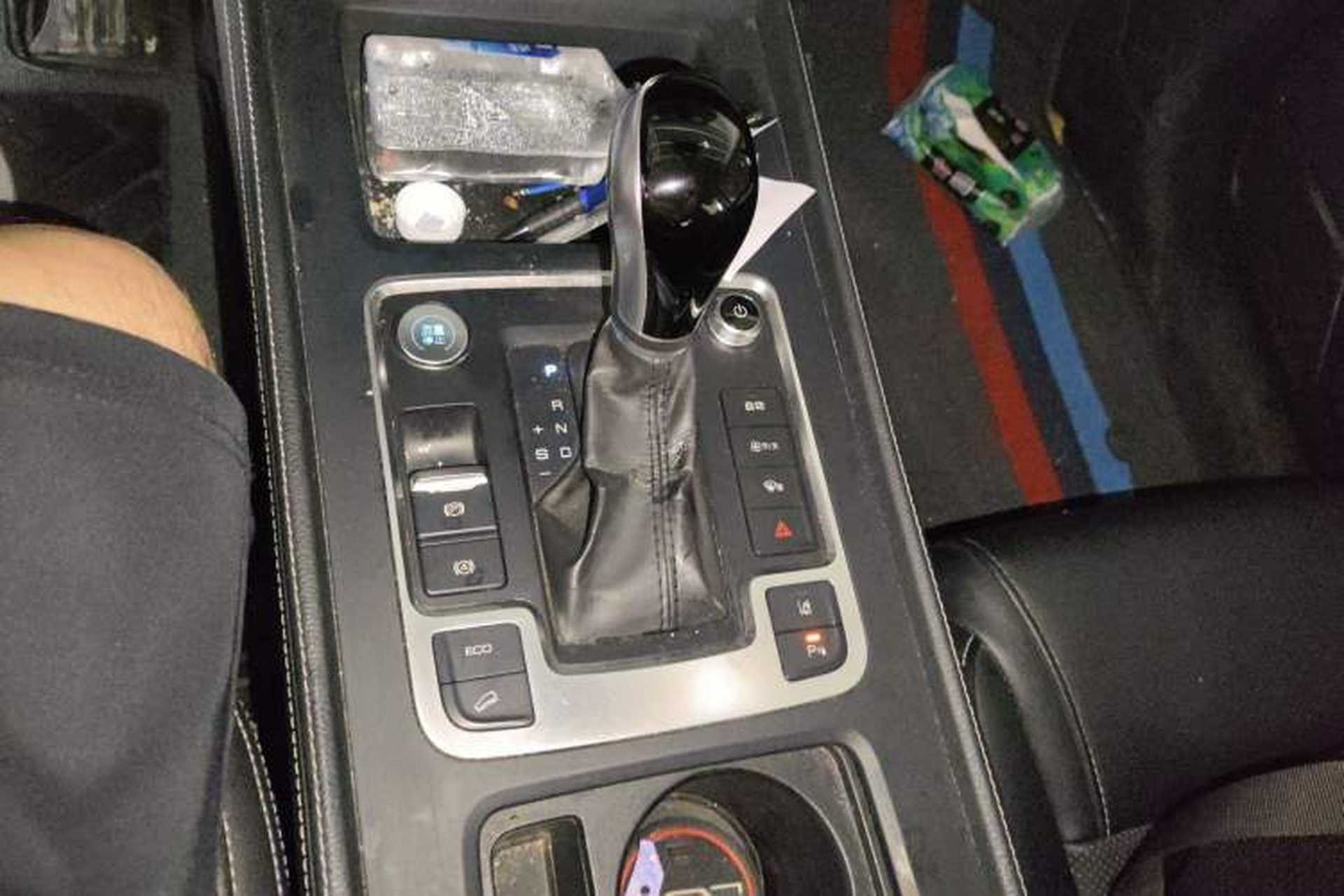 Used BYD Tang 2018 2.0T Automatic Smart Connect Prestige 5-Seater National Emission Standard V Gear Lever