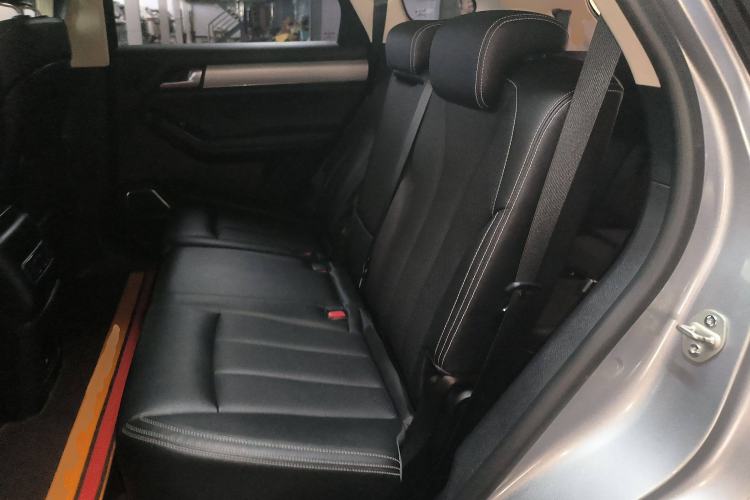 Used BYD Tang 2018 2.0T Automatic SmartConnect Prestige 7-Seater China V Standard Interior 4