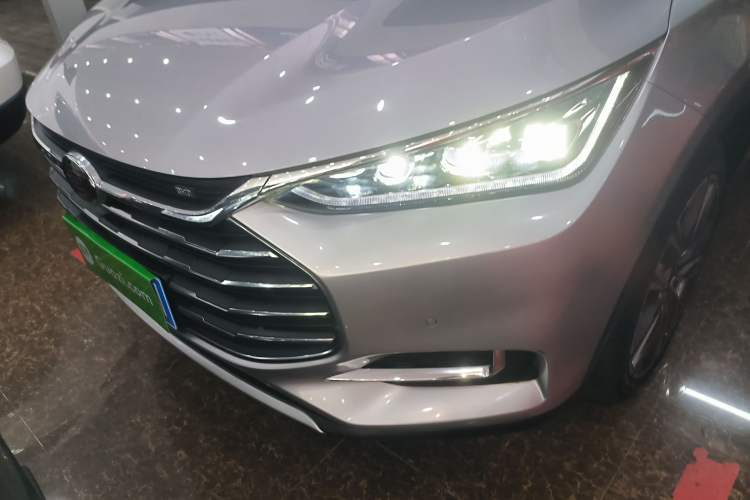 Used BYD Tang 2018 2.0T Automatic SmartConnect Prestige 7-Seater China V Standard Left Front Headlight