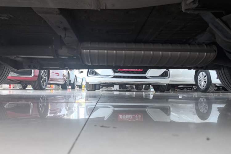Used BYD Tang 2018 2.0T Automatic SmartConnect Luxury 7-Seater China V Emission Standard Left Side Sill