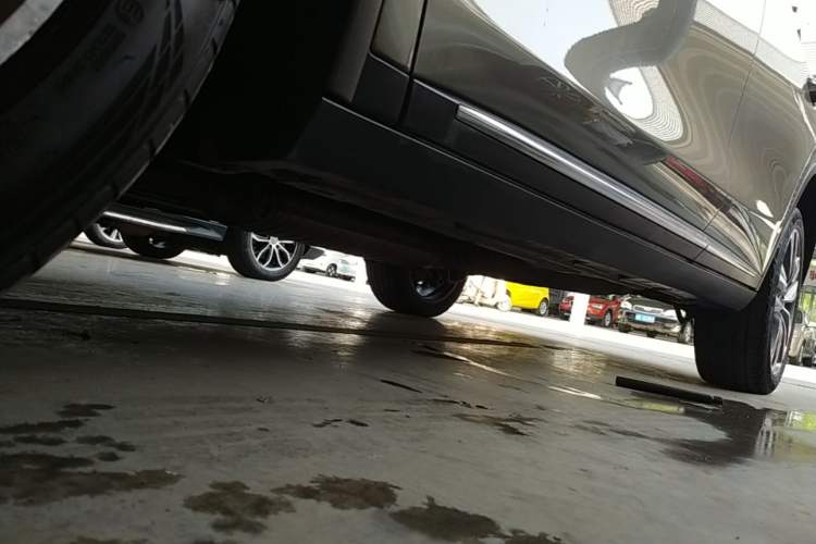 Used BYD Tang 2018 2.0T Automatic SmartConnect Prestige 7-Seater China V Standard Left Side Sill