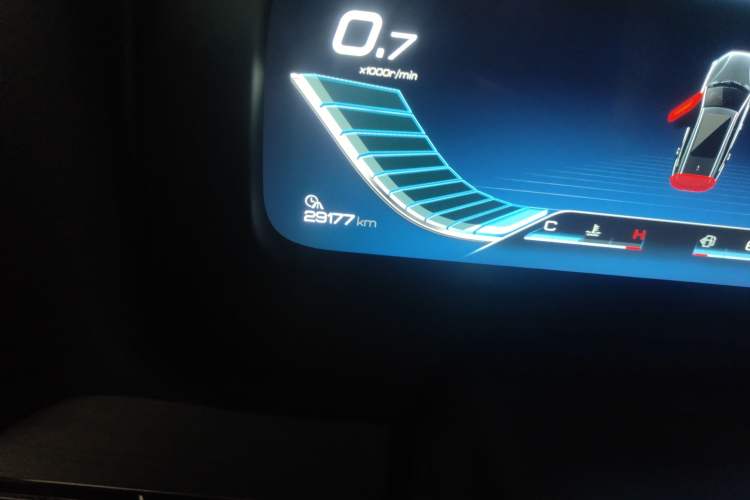 Used BYD Tang 2018 2.0T Automatic SmartConnect Prestige 7-Seater China V Standard Odometer Close Up