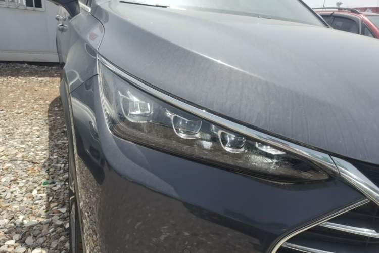 Used BYD Tang 2018 2.0T Automatic SmartConnect Prestige 5-Seater Emission Standard China V Right Front Headlight