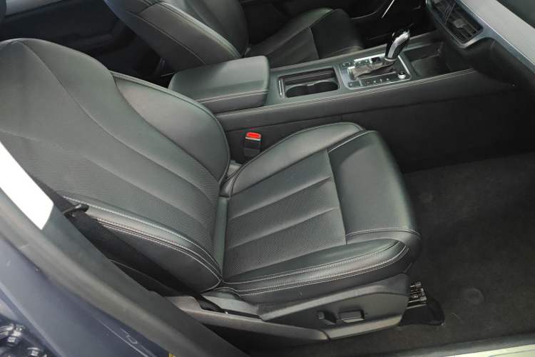 Used BYD Tang 2018 2.0T Automatic Smart Connect Prestige 7-Seater China V Standard Right Front Seat
