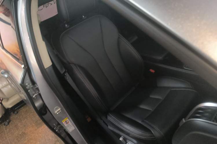 Used BYD Tang 2018 2.0T Automatic SmartConnect Prestige 7-Seater China V Standard Right Front Seat
