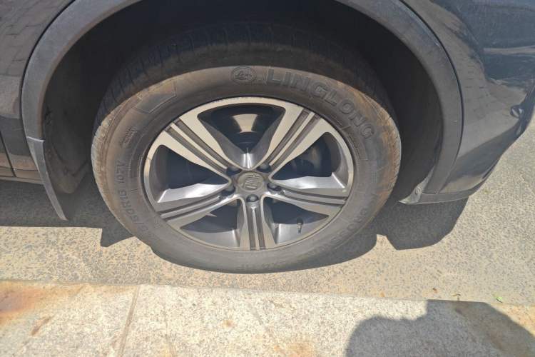 Used BYD Tang 2018 2.0T Automatic SmartConnect Luxury 7-Seater China V Emission Standard Right Front Wheel Hub