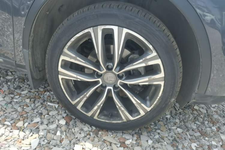 Used BYD Tang 2018 2.0T Automatic SmartConnect Prestige 5-Seater Emission Standard China V Right Front Wheel Hub