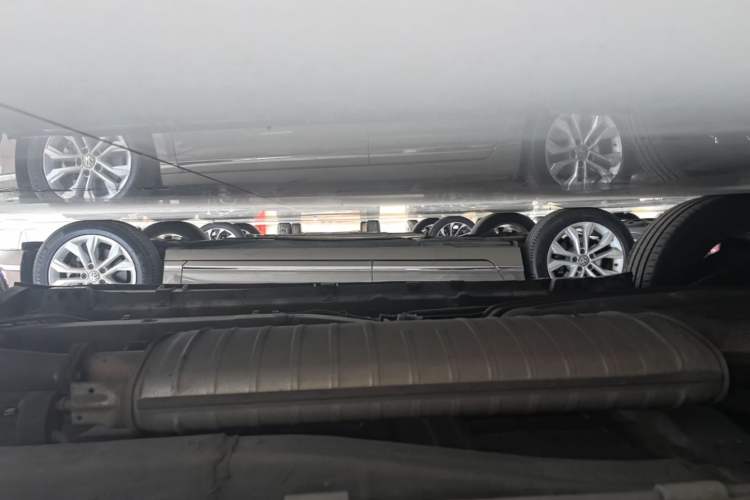 Used BYD Tang 2018 2.0T Automatic SmartConnect Luxury 7-Seater China V Emission Standard Right Side Sill