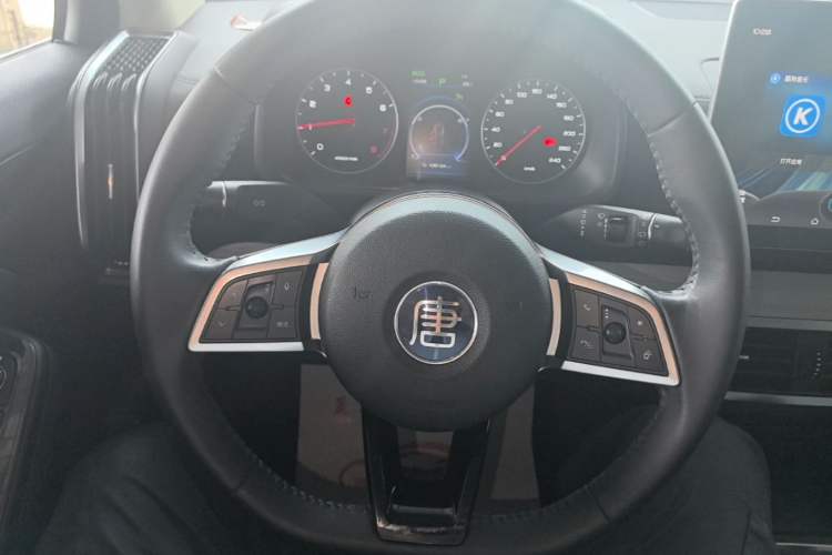Used BYD Tang 2018 2.0T Automatic SmartConnect Luxury 7-Seater China V Emission Standard Steering Wheel