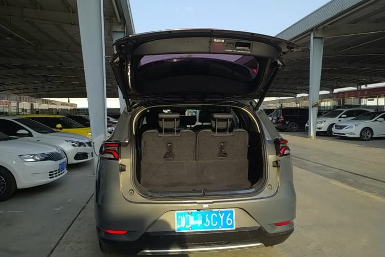 Used BYD Tang 2018 2.0T Automatic SmartConnect Prestige 7-Seater China V Standard Trunk
