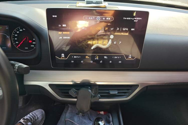 Used BYD Tang 2018 2.0T Automatic Smart Connect Prestige 7-Seater China V Standard Audio And AC Panel
