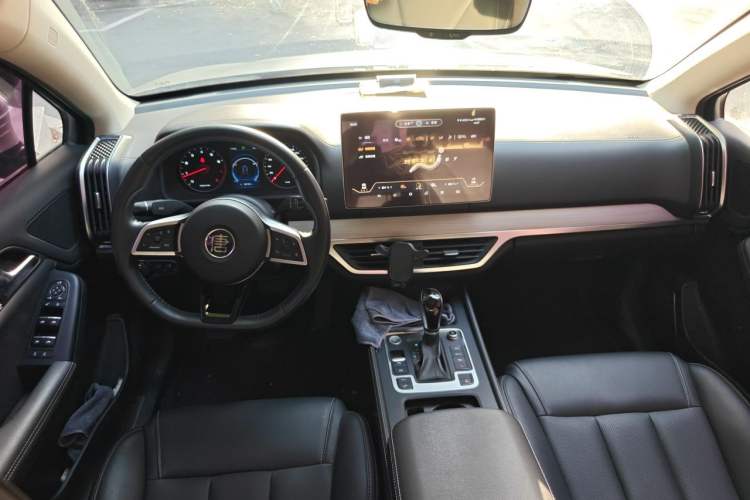 Used BYD Tang 2018 2.0T Automatic Smart Connect Prestige 7-Seater China V Standard Center Console