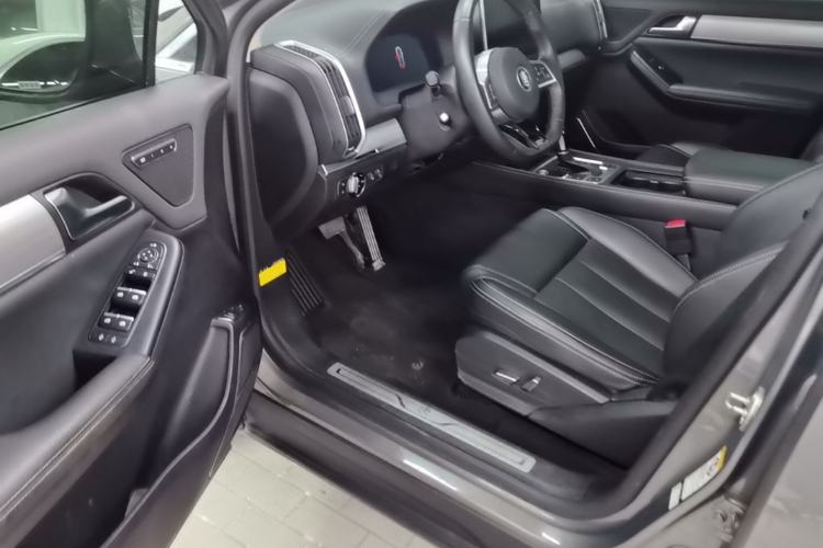Used BYD Tang 2018 2.0T Automatic SmartConnect Prestige 7-Seater China V Standard Driver Seat