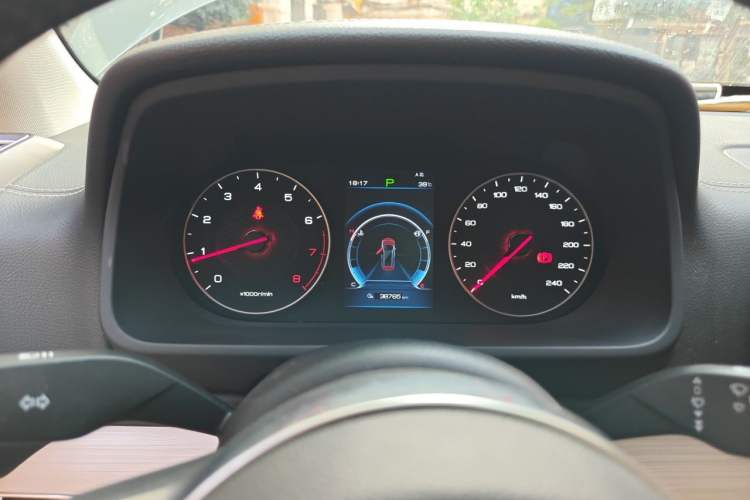 Used BYD Tang 2018 2.0T Automatic Smart Connect Prestige 7-Seater China V Standard Instrument Cluster