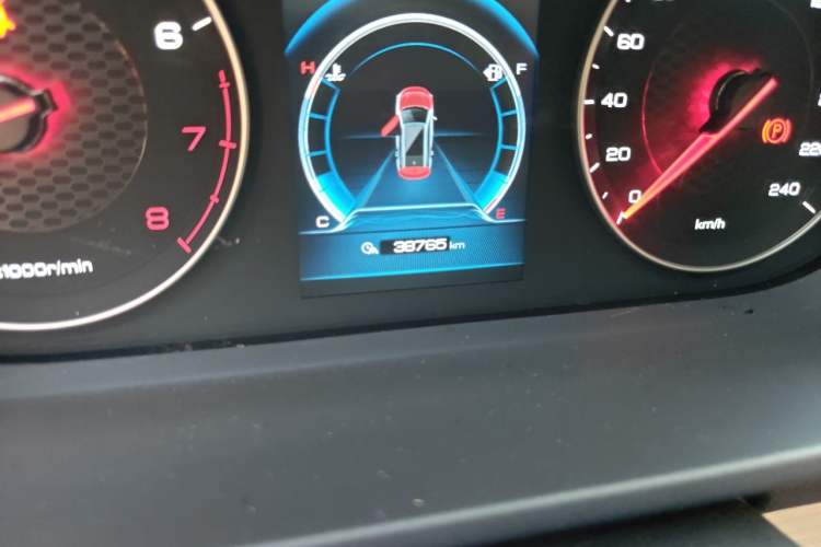 Used BYD Tang 2018 2.0T Automatic Smart Connect Prestige 7-Seater China V Standard Odometer Close Up