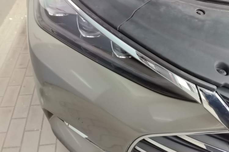 Used BYD Tang 2018 2.0T Automatic SmartConnect Prestige 7-Seater China V Standard Right Front Headlight