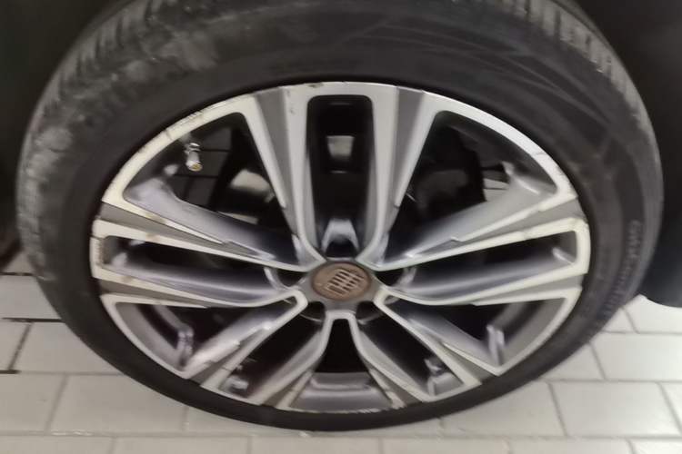 Used BYD Tang 2018 2.0T Automatic SmartConnect Prestige 7-Seater China V Standard Right Front Wheel Hub