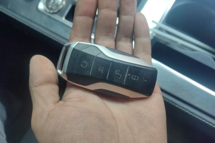Used BYD Tang 2018 2.0T Automatic Smart Connect Prestige 5-Seater National Emission Standard V Vehicle Key