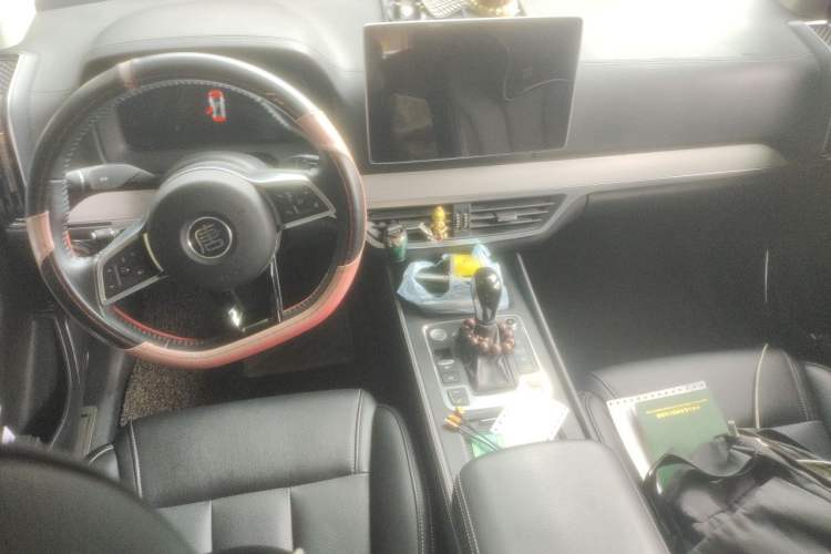 Used BYD Tang 2018 2.0T Automatic SmartConnect Prestige 7-Seater China V Standard Center Console