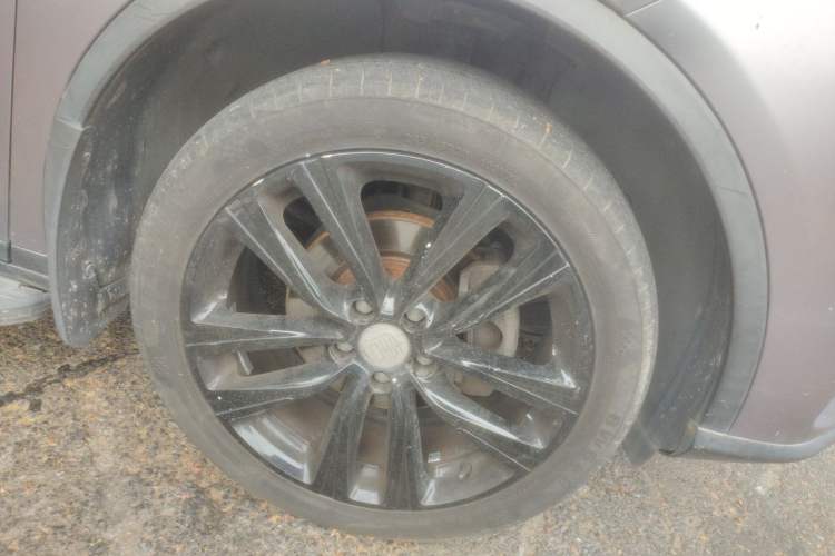 Used BYD Tang 2018 2.0T Automatic SmartConnect Prestige 7-Seater China V Standard Right Front Wheel Hub