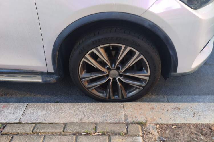 Used BYD Tang 2018 2.0T Automatic SmartConnect Prestige 7-Seater China V Standard Right Front Wheel Hub