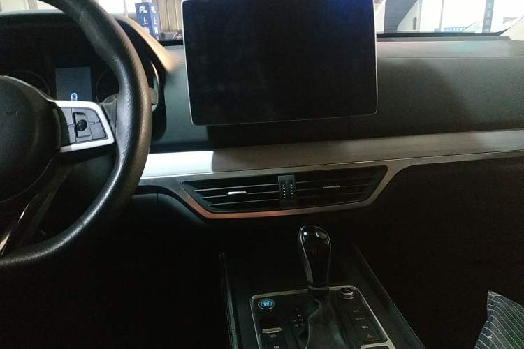 Used BYD Tang 2018 2.0T Automatic SmartConnect Prestige 5-Seater Emission Standard China V Audio And AC Panel