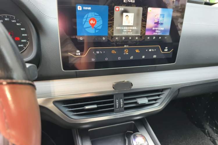 Used BYD Tang 2018 2.0T Automatic SmartConnect Prestige 5-Seater Emission Standard China V Audio And AC Panel