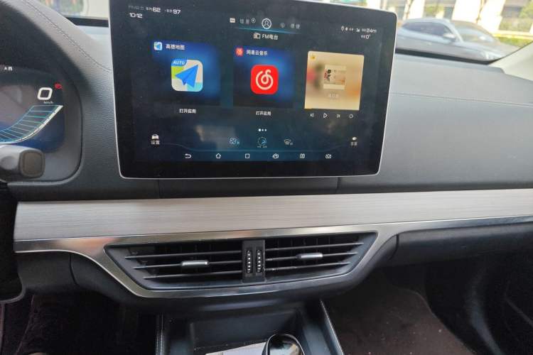Used BYD Tang 2018 2.0T Automatic Smart Connect Prestige 5-Seater National Emission Standard V Audio And AC Panel