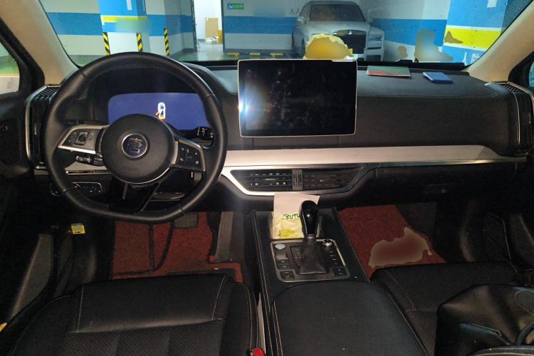 Used BYD Tang 2018 2.0T Automatic SmartConnect Prestige 7-Seater China V Standard Center Console