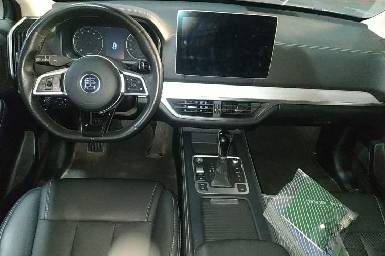 Used BYD Tang 2018 2.0T Automatic SmartConnect Prestige 5-Seater Emission Standard China V Center Console