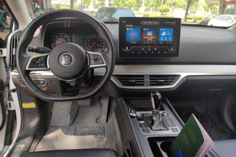 Used BYD Tang 2018 2.0T Automatic Smart Connect Prestige 7-Seater China V Standard Center Console