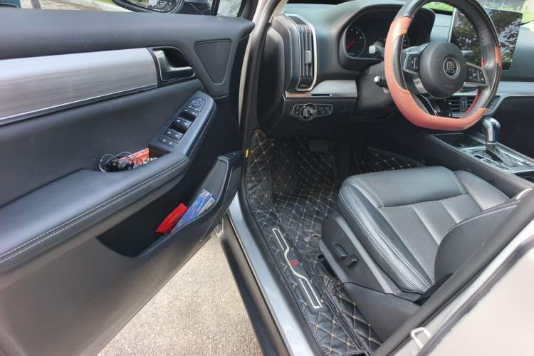 Used BYD Tang 2018 2.0T Automatic SmartConnect Prestige 5-Seater Emission Standard China V Driver Seat