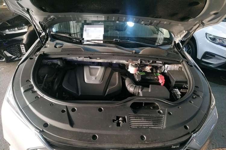 Used BYD Tang 2018 2.0T Automatic SmartConnect Prestige 5-Seater Emission Standard China V Engine Bay