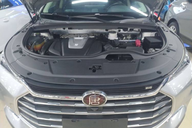 Used BYD Tang 2018 2.0T Automatic Smart Connect Prestige 7-Seater China V Standard Engine Bay