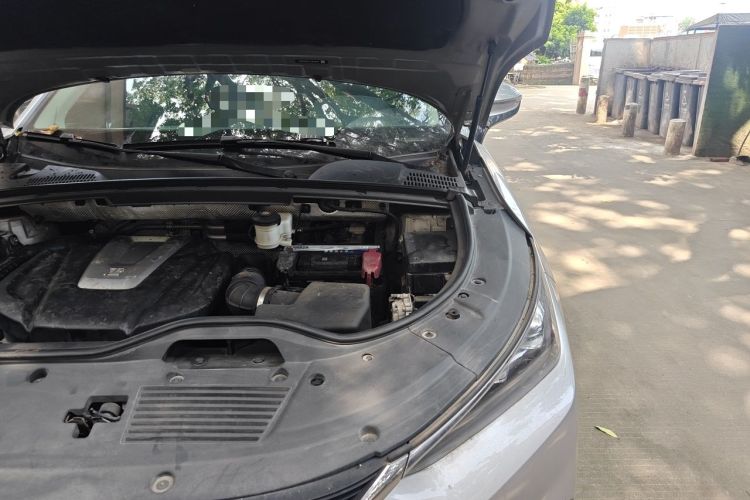 Used BYD Tang 2018 2.0T Automatic Smart Connect Prestige 5-Seater National Emission Standard V Engine Bay Left