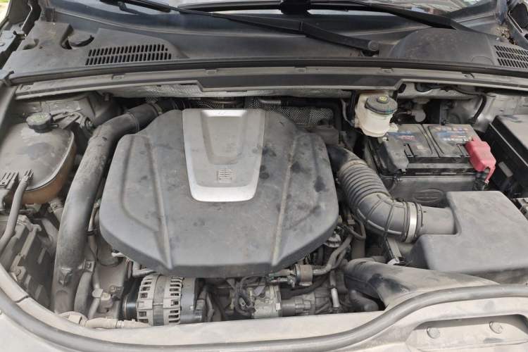 Used BYD Tang 2018 2.0T Automatic SmartConnect Prestige 7-Seater China V Standard Engine Bay